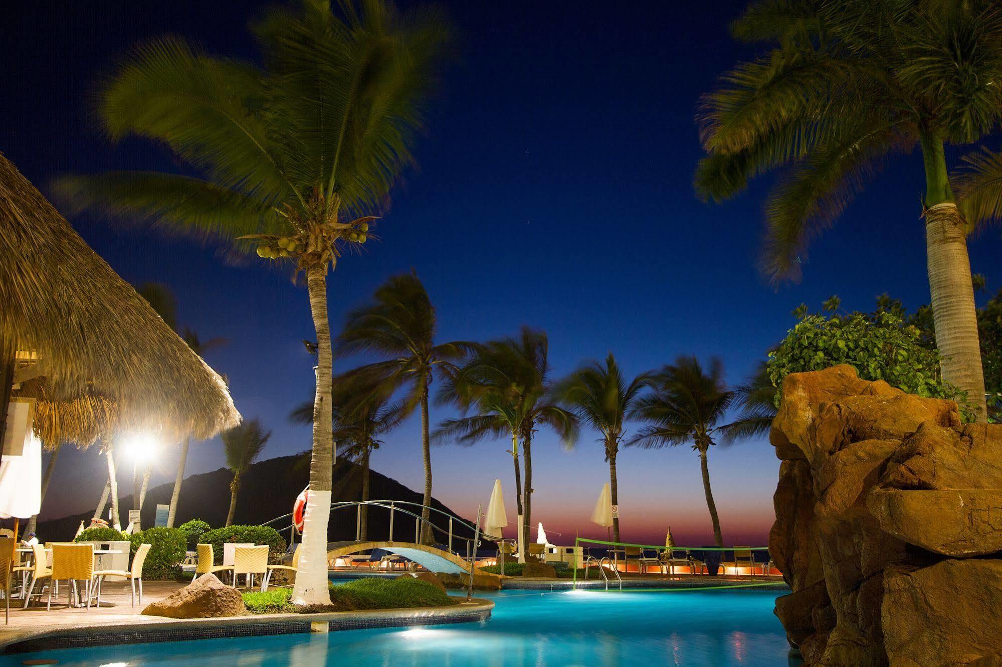 Luna Palace Mazatlan Exterior photo