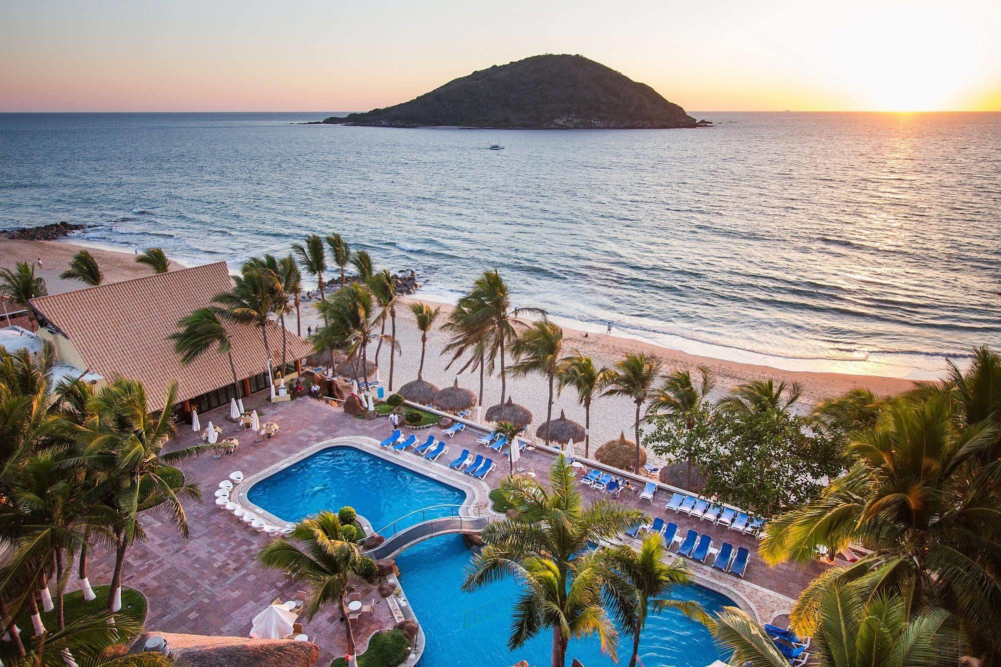 Luna Palace Mazatlan Exterior photo